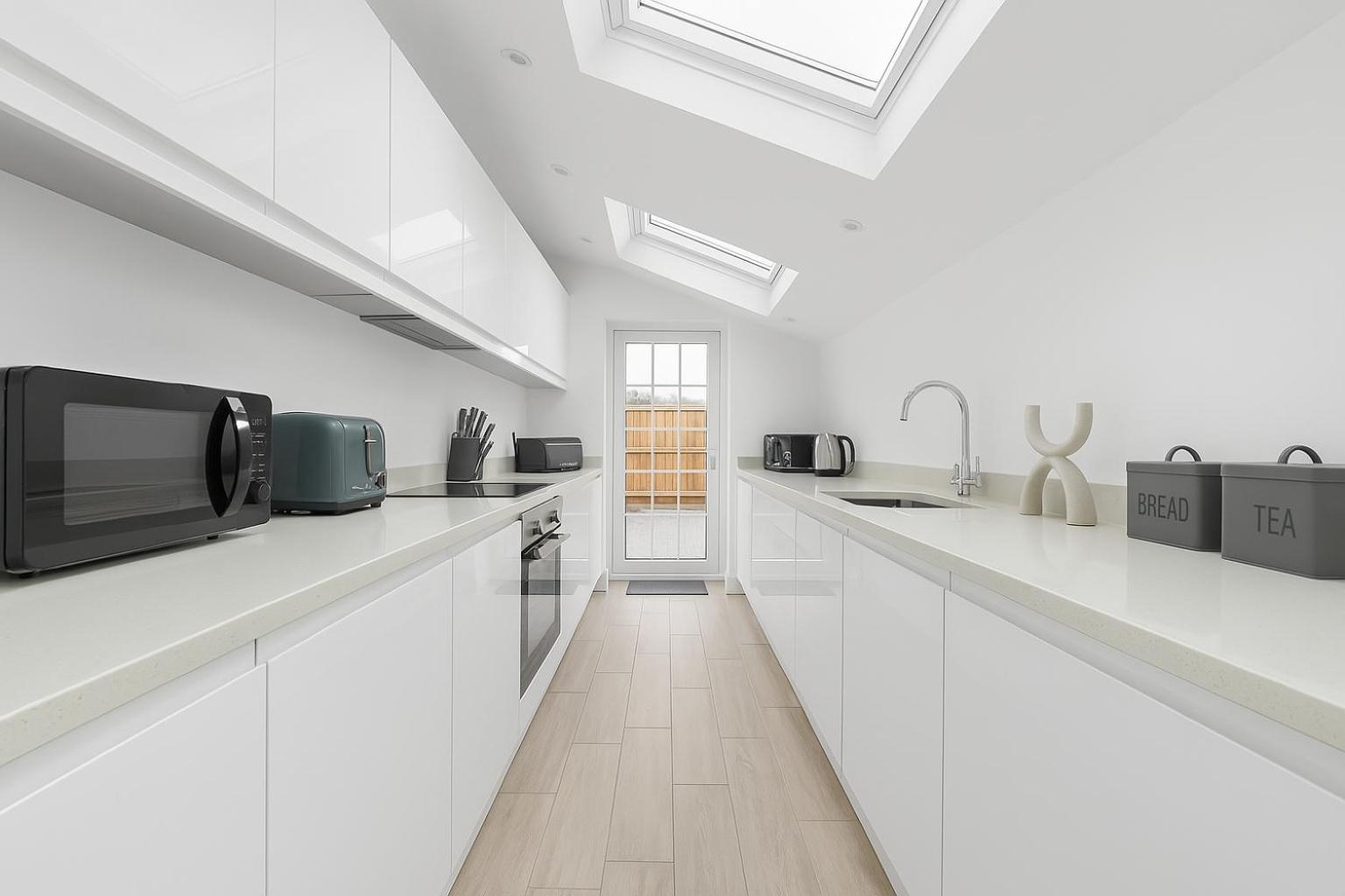 Bright Private Rooms - Peaceful Morden Location London Exterior photo